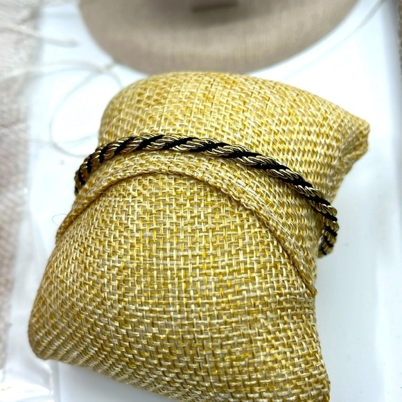 🖤 Vintage 8" Braided Gold-Tone & Black Thread Bracelet - Picture 3 of 8